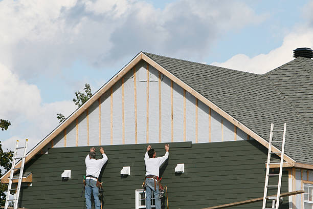 Professional Siding technician working in Grafton, OH